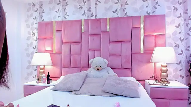 GabyMoreau online show from 12, 3, 2026