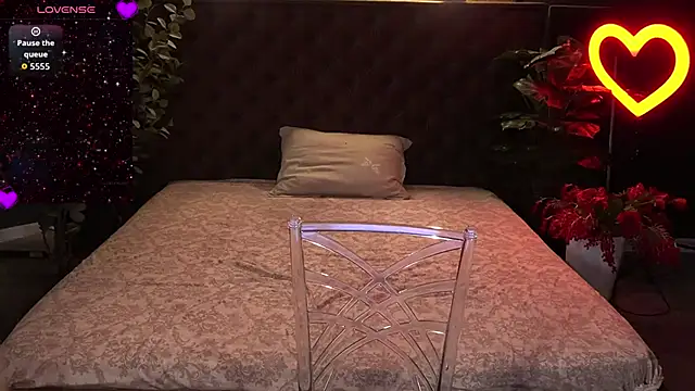 DiamondGoldie online show from 12, 6, 2026