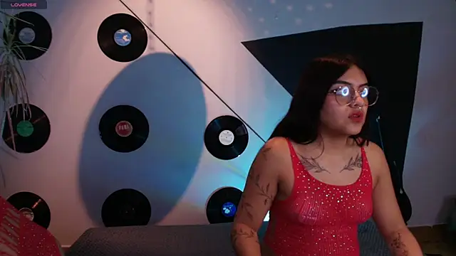 Lilith and Khloe online show from 19, 9, 2025