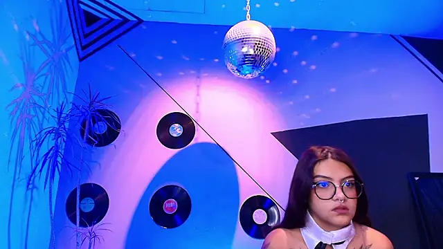 Lilith and Khloe online show from 19, 2, 2026