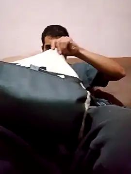 Snapshot of Golonzo1996 chatting on 8, 10, 2025 Golonzo1996 online show from 8, 10, 2025