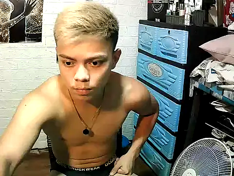 Snapshot of Pinoy_slutcummer69 chatting on 5, 11, 2025 Pinoy slutcummer69 online show from 5, 11, 2025