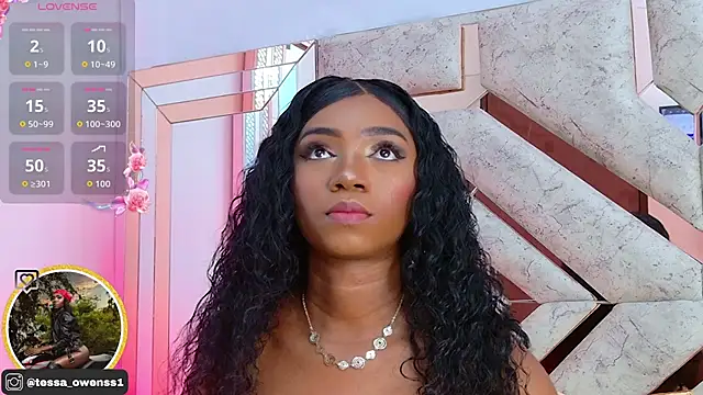 Snapshot of Tessa_Owenss chatting on 4, 10, 2025 Tessa Owenss online show from 4, 10, 2025