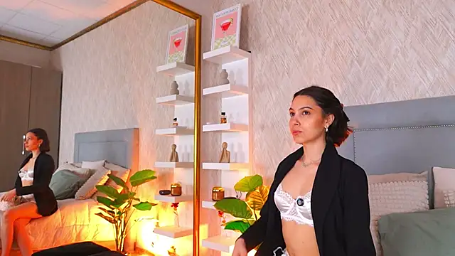 Sofy Bradd online show from 19, 4, 2026