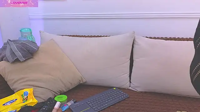 Daisy Price online show from 4, 4, 2026