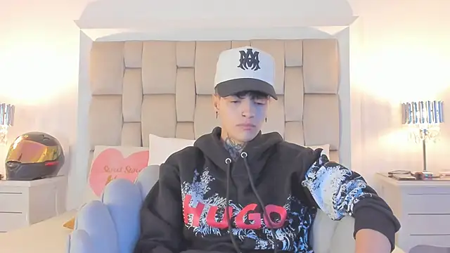 Snapshot of b3k_afrodict chatting on 15, 10, 2025 b3k afrodict online show from 15, 10, 2025