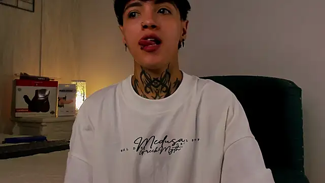 Snapshot of b3k_afrodict chatting on 24, 11, 2025 b3k afrodict online show from 24, 11, 2025