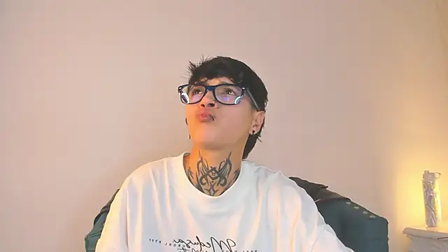 Snapshot of b3k_afrodict chatting on 5, 12, 2025 b3k afrodict online show from 5, 12, 2025