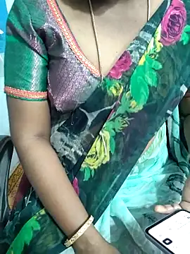 Snapshot of lolida69thamil chatting on 4, 10, 2025 lolida69thamil online show from 4, 10, 2025