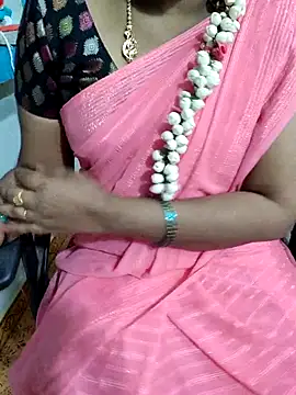 Snapshot of lolida69thamil chatting on 5, 12, 2025 lolida69thamil online show from 5, 12, 2025