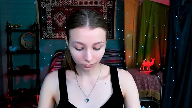 JulieDaniel online show from 8, 4, 2026