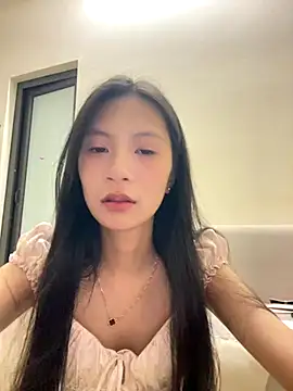 Snapshot of Lil-Gi chatting on 3, 10, 2025 Lil-Gi online show from 3, 10, 2025