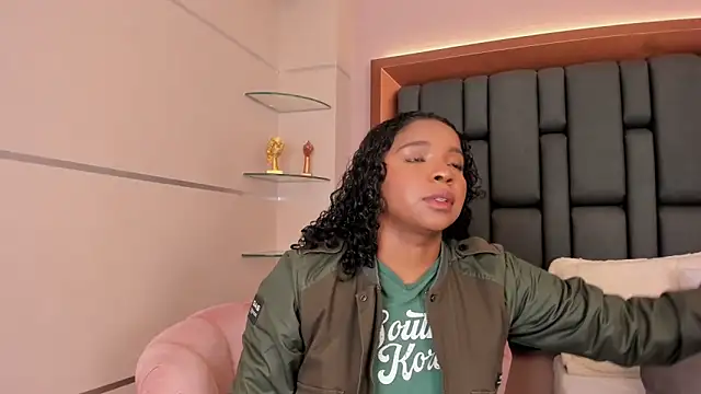 LisaMendez online show from 24, 9, 2025