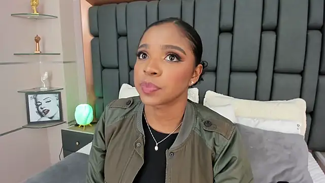 LisaMendez online show from 16, 10, 2025