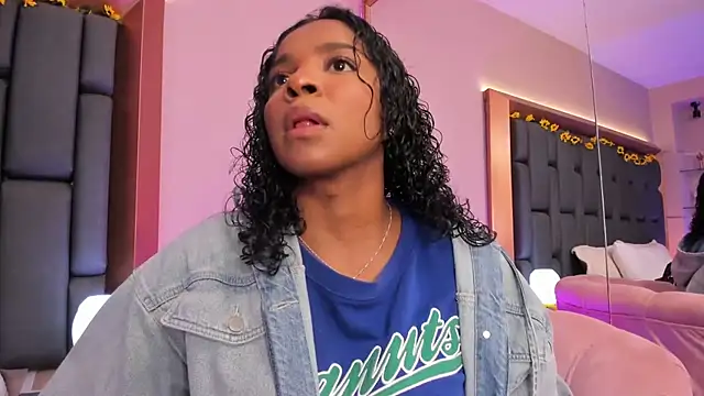 LisaMendez online show from 16, 12, 2025