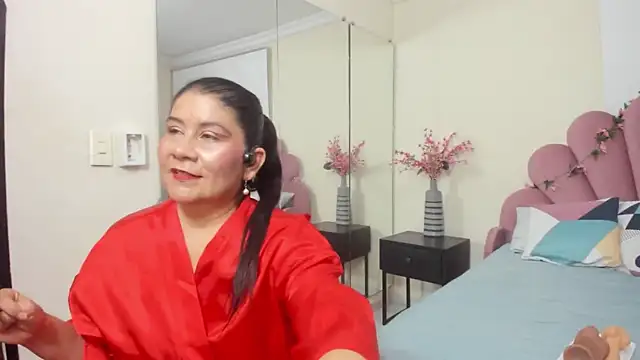 kiraGeiner online show from 6, 3, 2026