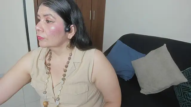 kiraGeiner online show from 24, 4, 2026