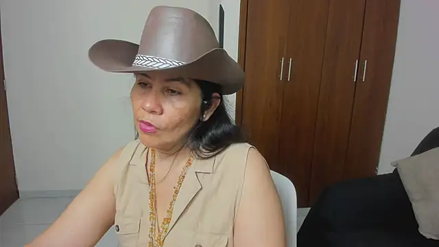 Snapshot of kiraGeiner chatting on 21, 5, 2026 kiraGeiner online show from 21, 5, 2026