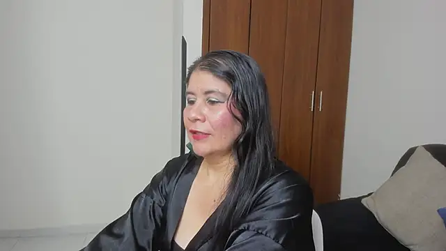Snapshot of kiraGeiner chatting on 24, 5, 2026 kiraGeiner online show from 24, 5, 2026