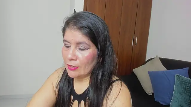 Snapshot of kiraGeiner chatting on 25, 5, 2026 kiraGeiner online show from 25, 5, 2026