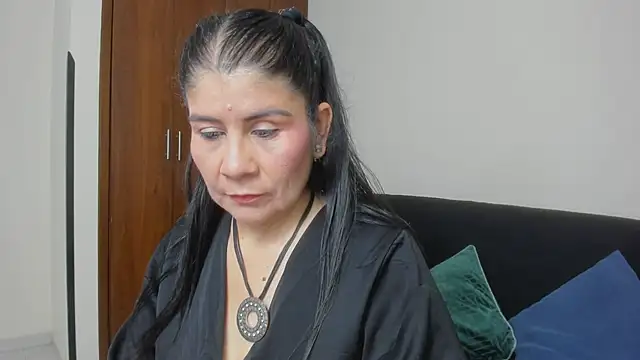 Snapshot of kiraGeiner chatting on 8, 6, 2026 kiraGeiner online show from 8, 6, 2026