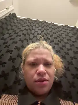 thatgurlred online show from 3, 2, 2026