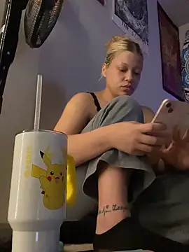 thatgurlred online show from 13, 2, 2026