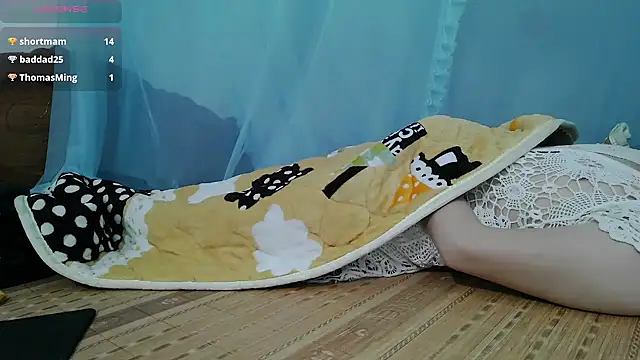 Snapshot of Owe_chan chatting on 23, 10, 2025 Owe chan online show from 23, 10, 2025