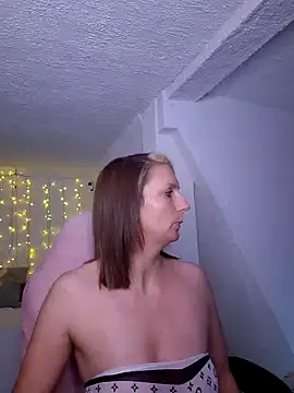 Snapshot of SexyJulia21 chatting on 7, 2, 2025 SexyJulia21 online show from 7, 2, 2025