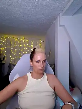 Snapshot of SexyJulia21 chatting on 7, 3, 2025 SexyJulia21 online show from 7, 3, 2025