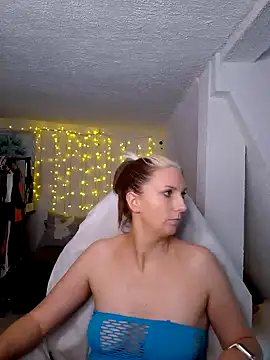 Snapshot of SexyJulia21 chatting on 13, 3, 2025 SexyJulia21 online show from 13, 3, 2025