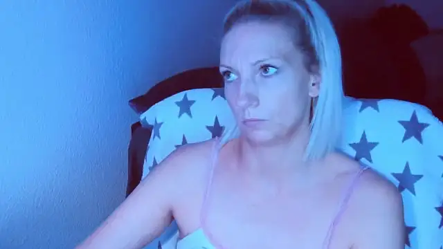 SexyJulia21 online show from 22, 6, 2026