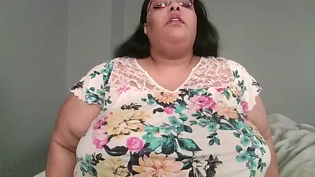 SexyBBW10790 online show from 21, 4, 2026