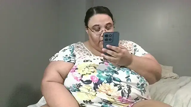 SexyBBW10790 online show from 27, 4, 2026