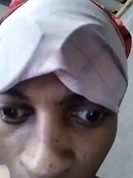 Snapshot of CrepedTrek chatting on 12, 10, 2025 CrepedTrek online show from 12, 10, 2025