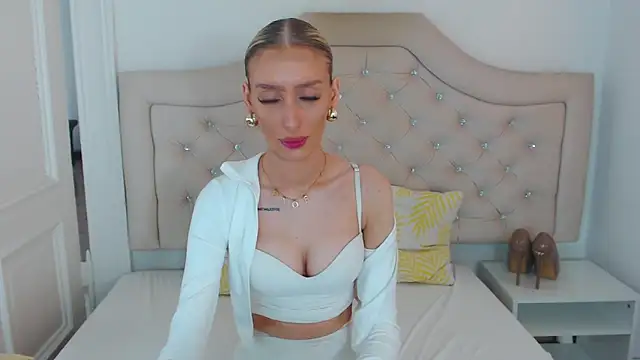 NatalieSensual online show from 23, 4, 2026