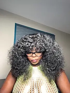 WomanNextdoor1 online show from 23, 9, 2025