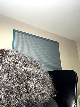 WomanNextdoor1 online show from 14, 12, 2025