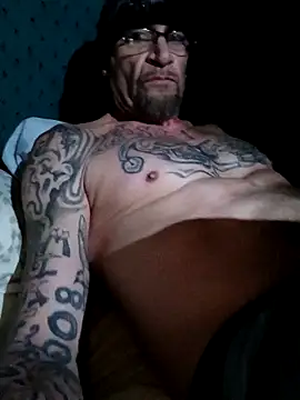 ShawnandDani7074 online show from 10, 2, 2026