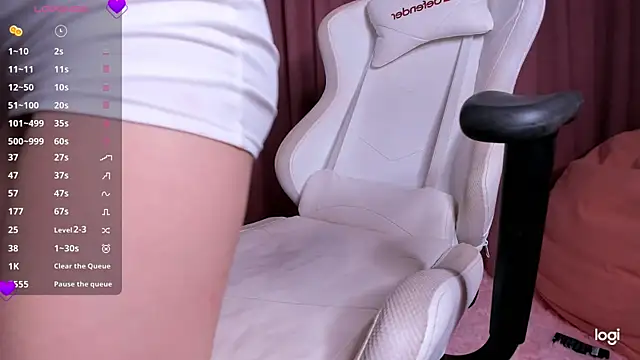 Momo Ayase  online show from 7, 11, 2025