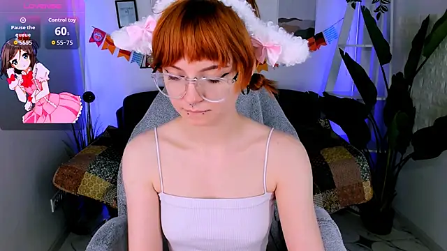 Snapshot of sweet_mika18 chatting on 11, 9, 2025 sweet mika18 online show from 11, 9, 2025