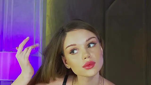 MarilynNova online show from 11, 10, 2025