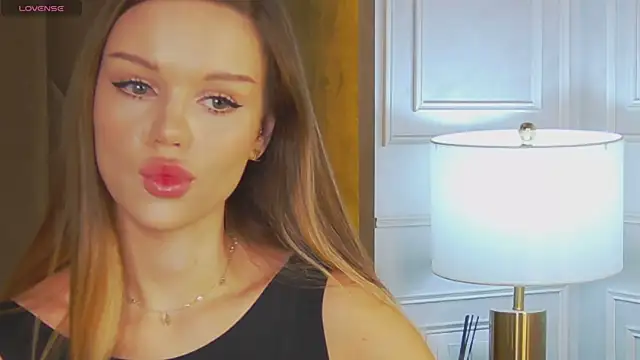 MarilynNova online show from 7, 11, 2025