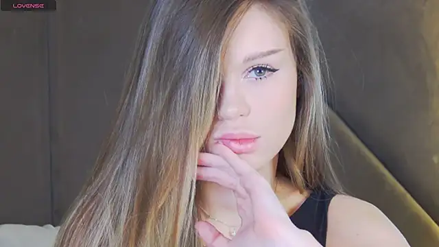 MarilynNova online show from 8, 11, 2025