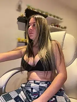 Snapshot of Sharon_07 chatting on 5, 3, 2025 Sharon 07 online show from 5, 3, 2025