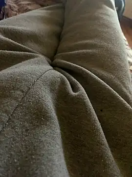 Snapshot of MuzzyFacing chatting on 7, 2, 2026 MuzzyFacing online show from 7, 2, 2026