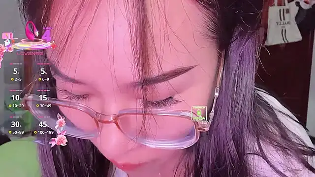 Liqinqin online show from 8, 9, 2025