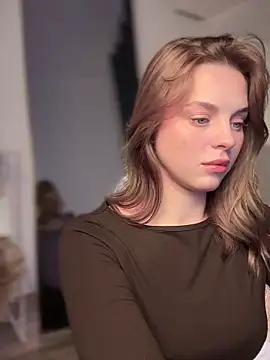 LilyFlamee online show from 9, 10, 2025