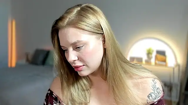 LilyFlamee online show from 13, 3, 2026