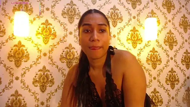 EMILYY WALKER online show from 26, 9, 2025